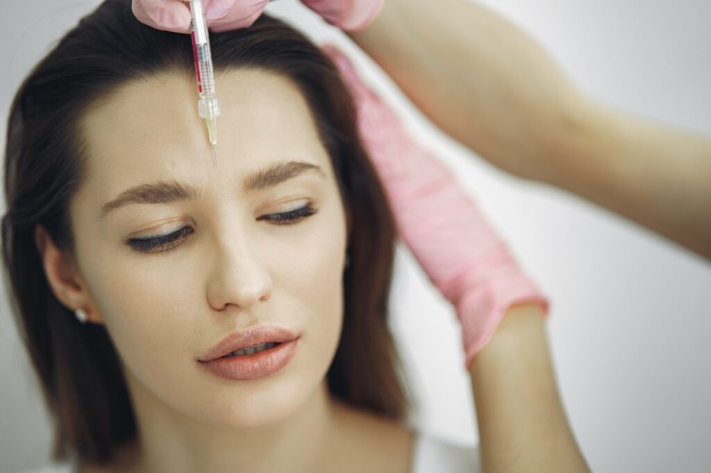 Traiter les rides : Acide hyaluronique ou toxine botulique (Botox) ?